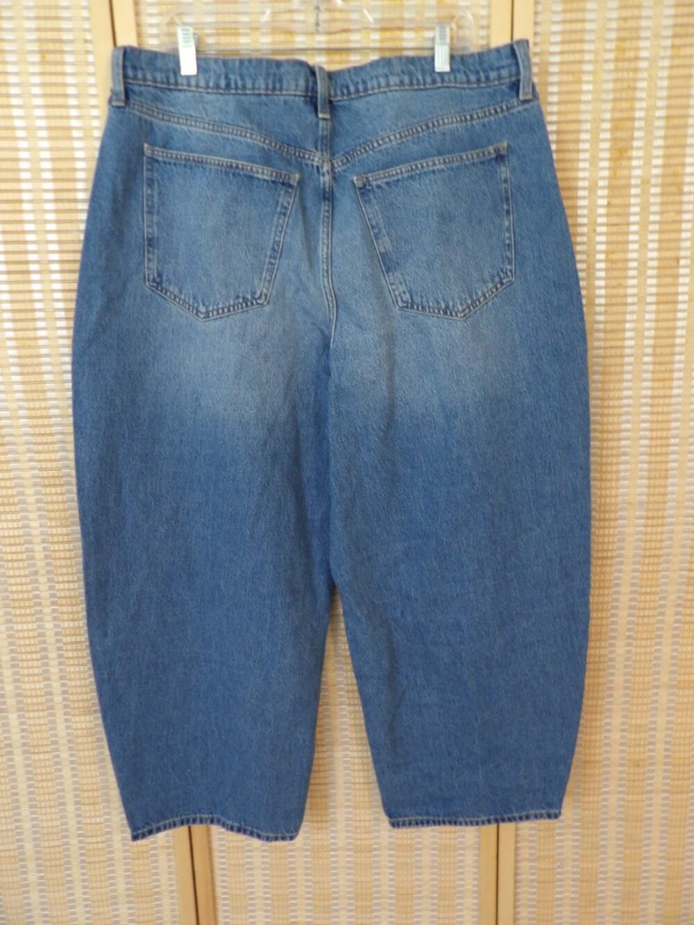 NWT Women's Universal Thread Size 16 High-Rise Easy Barrel Ankle Jeans - Picture 6 of 6